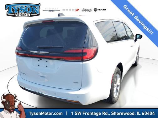 White 2026 Chrysler Pacifica Select