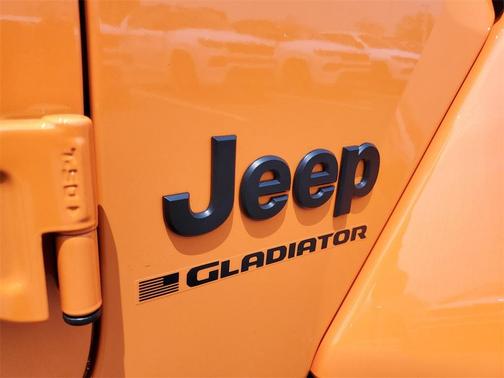 2025 Jeep Gladiator Sport