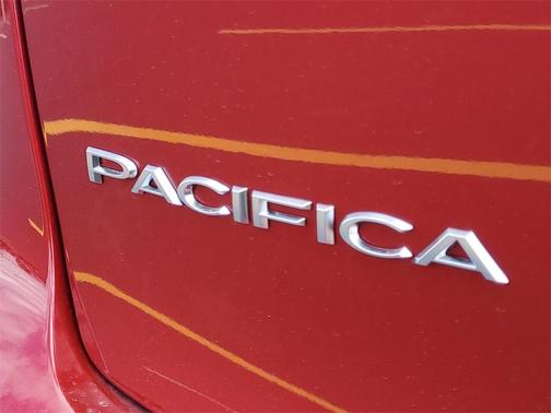 2025 Chrysler Pacifica Hybrid Pinnacle