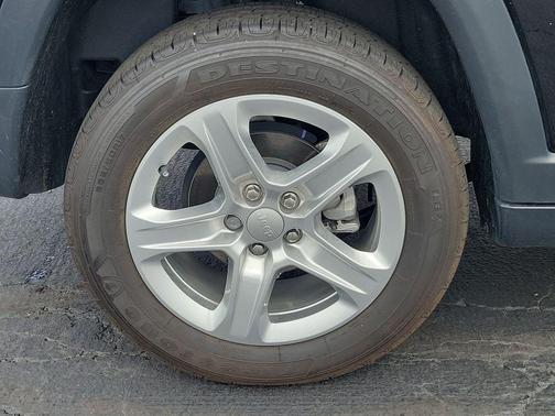 Diamond Black 2023 Jeep Compass Sport