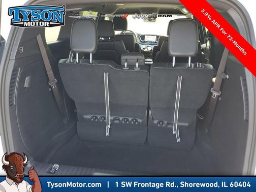 2026 Chrysler Voyager LX