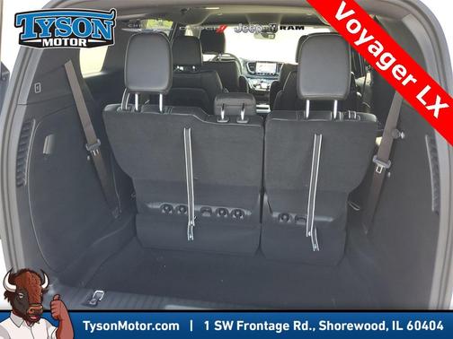 2026 Chrysler Voyager LX