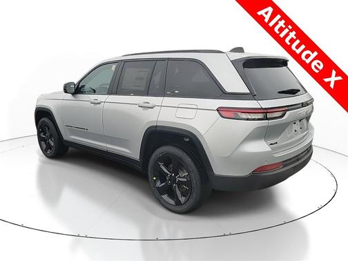 2025 Jeep Grand Cherokee Laredo