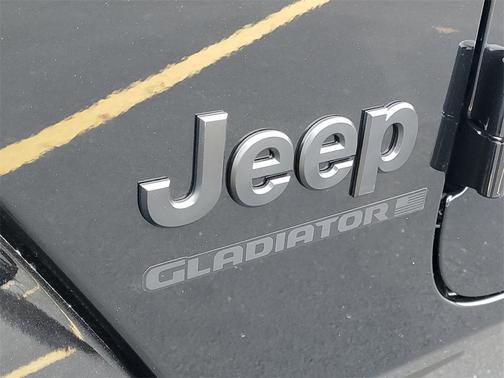 2026 Jeep Gladiator Sport