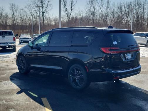 2026 Chrysler Pacifica Limited