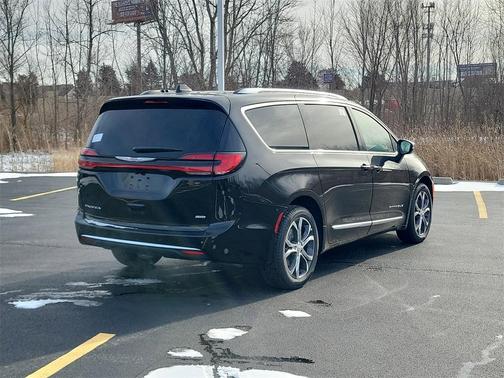 2026 Chrysler Pacifica Pinnacle
