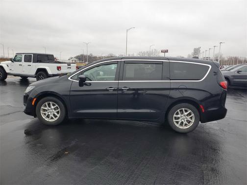 2020 Chrysler Pacifica Touring