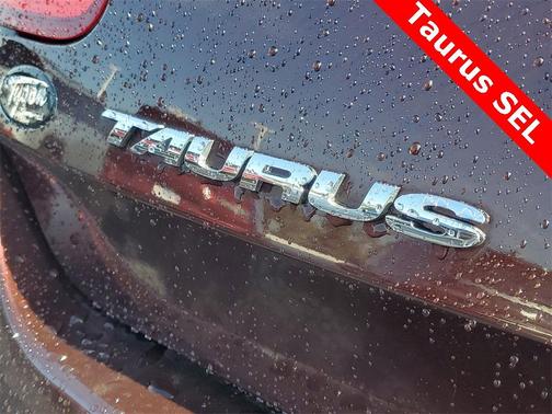 2010 Ford Taurus SEL