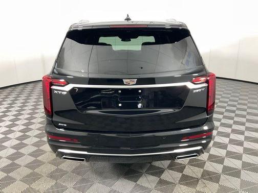 2025 Cadillac XT6 Luxury AWD