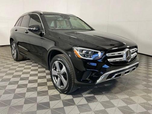 Obsidian Black Metallic 2022 Mercedes-Benz GLC 300 Base 4MATIC