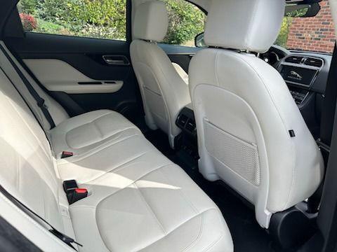2020 Jaguar F-PACE 30t Prestige