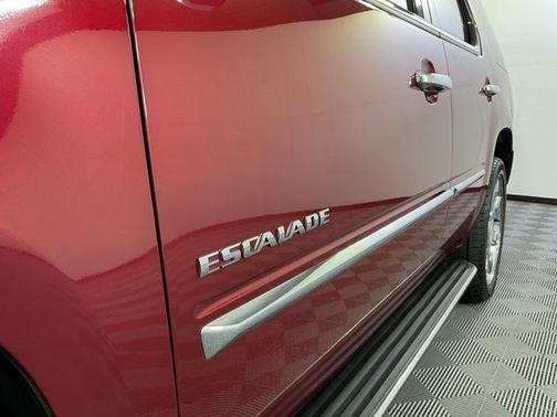 2010 Cadillac Escalade Luxury