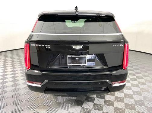 2025 Cadillac Escalade IQ Luxury 1