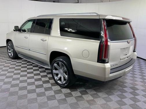 Silver Coast Metallic 2016 Cadillac Escalade ESV Luxury