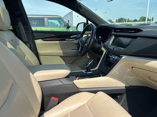 2018 Cadillac XT5 Premium Luxury