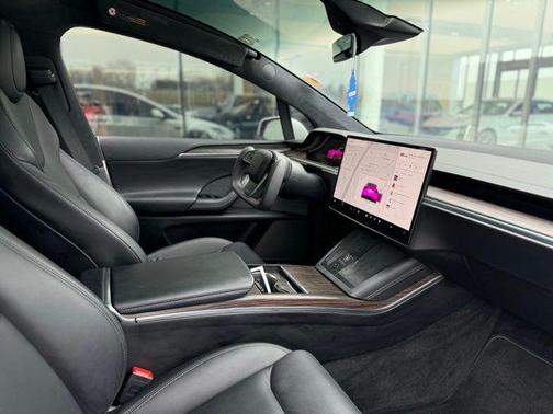 2022 Tesla Model X Base