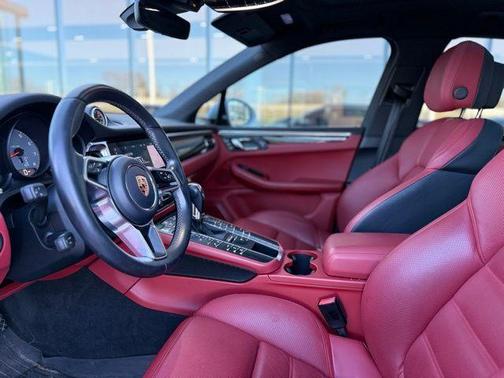 Carrara White Metallic 2020 Porsche Macan S