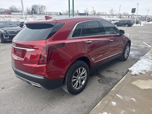 2022 Cadillac XT5 Premium Luxury