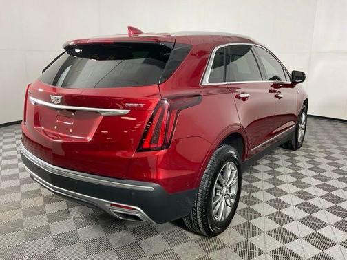 2022 Cadillac XT5 Premium Luxury