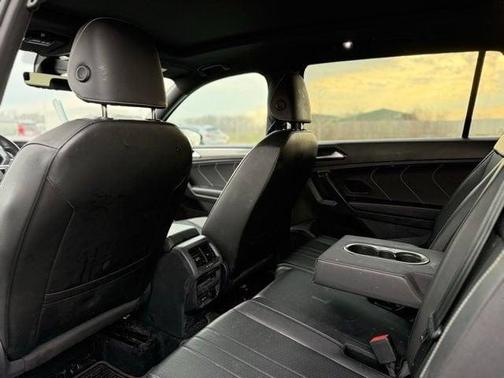 Platinum Gray Metallic 2023 Volkswagen Tiguan 2.0T SE R-Line Black