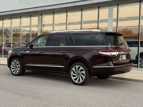 2023 Lincoln Navigator L Reserve