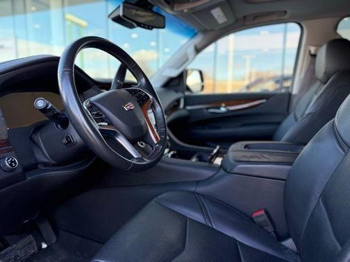 2015 Cadillac Escalade Luxury