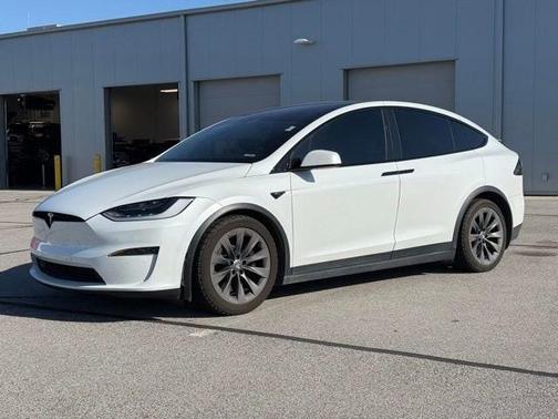 Pearl White Multi 2022 Tesla Model X Base