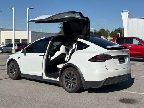 Pearl White Multi 2022 Tesla Model X Base