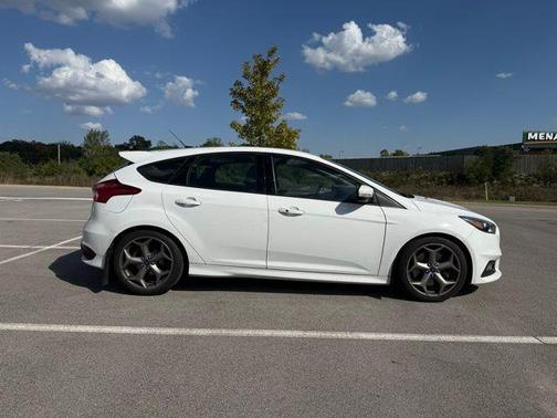 2018 Ford Focus ST Base
