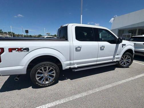 Oxford White 2017 Ford F-150 XLT