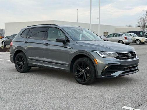 2023 Volkswagen Tiguan 2.0T SE R-Line Black