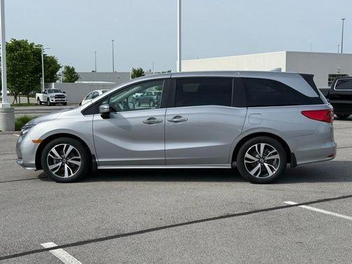 Lunar Silver Metallic 2023 Honda Odyssey Touring