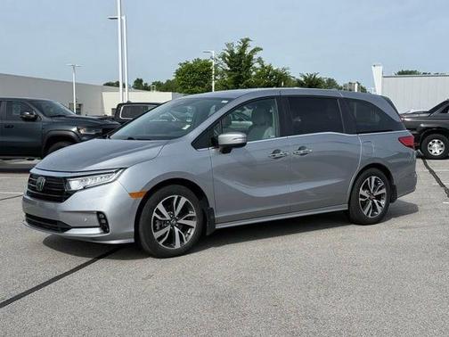 Lunar Silver Metallic 2023 Honda Odyssey Touring