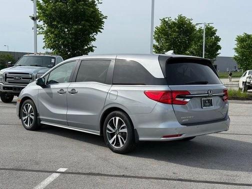 Lunar Silver Metallic 2023 Honda Odyssey Touring