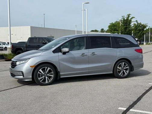Lunar Silver Metallic 2023 Honda Odyssey Touring