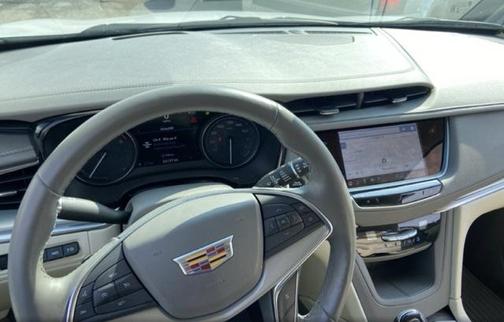 2022 Cadillac XT5 Premium Luxury