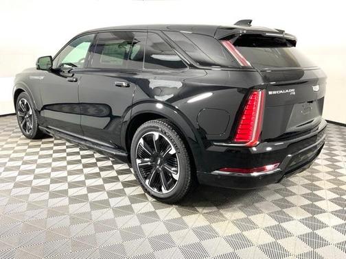 2025 Cadillac Escalade IQ SPORT 2