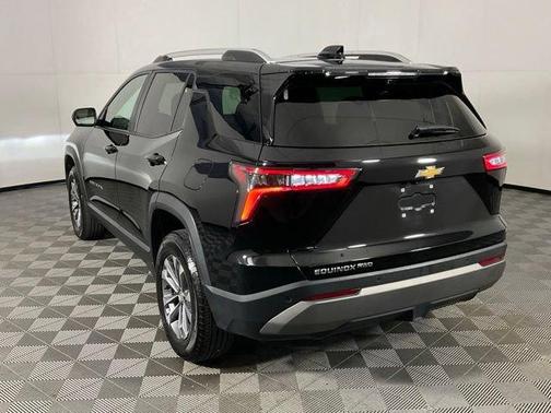 Mosaic Black Metallic 2025 Chevrolet Equinox LT