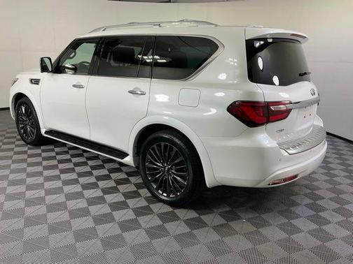 2023 INFINITI QX80 SENSORY