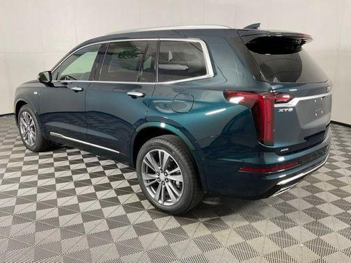 2025 Cadillac XT6 Premium Luxury AWD