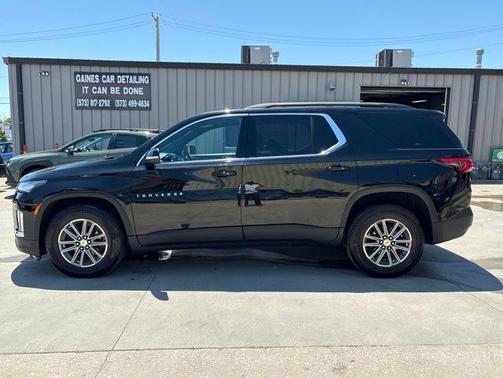 Black Metallic 2023 Chevrolet Traverse LT Cloth