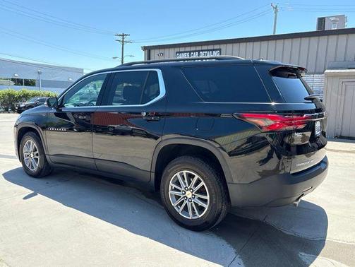 Black Metallic 2023 Chevrolet Traverse LT Cloth