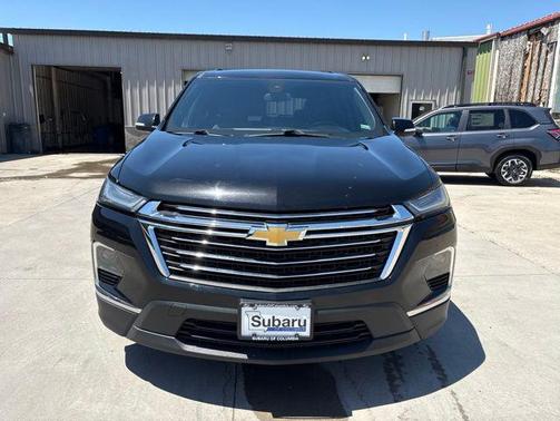 Black Metallic 2023 Chevrolet Traverse LT Cloth
