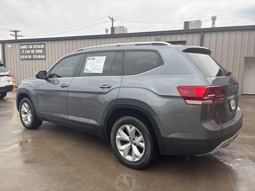 Platinum Gray Metallic 2018 Volkswagen Atlas 3.6L Launch Edition