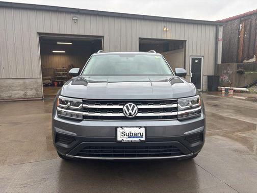 Platinum Gray Metallic 2018 Volkswagen Atlas 3.6L Launch Edition