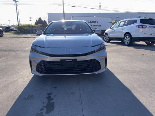 Celestial Silver Metallic 2025 Toyota Camry SE