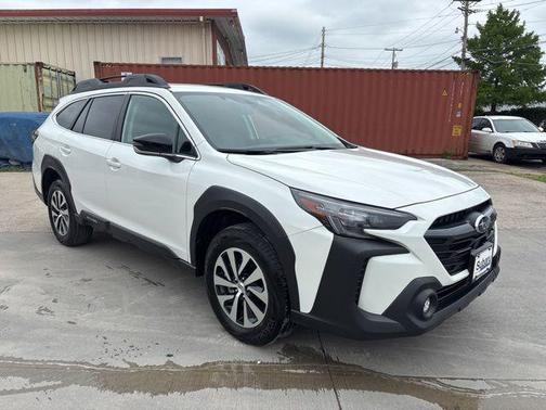 Crystal White Pearl 2025 Subaru Outback Premium