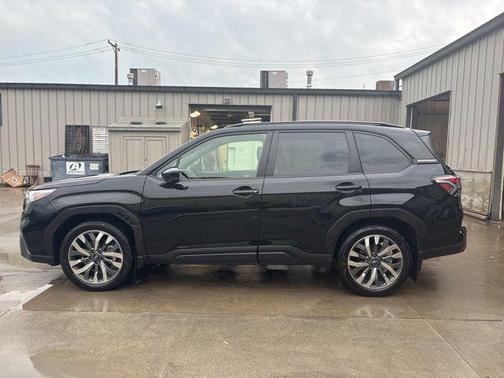 Crystal Black Silica 2025 Subaru Forester Touring