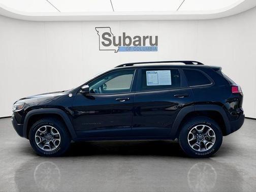 Diamond Black Crystal Pearlcoat 2022 Jeep Cherokee Trailhawk