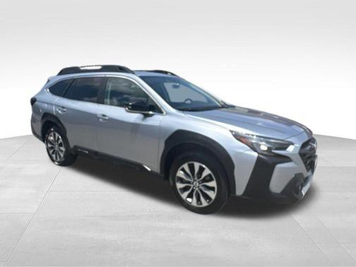 Ice Silver Metallic 2023 Subaru Outback Limited XT